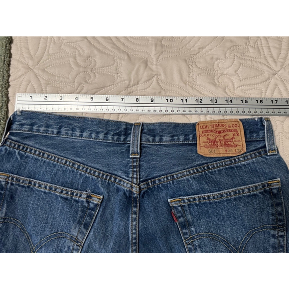 Levi’s 501 Denim Cutoffs Size 8 - Picture 9 of 11